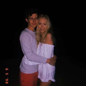 Meet your Posher, Max